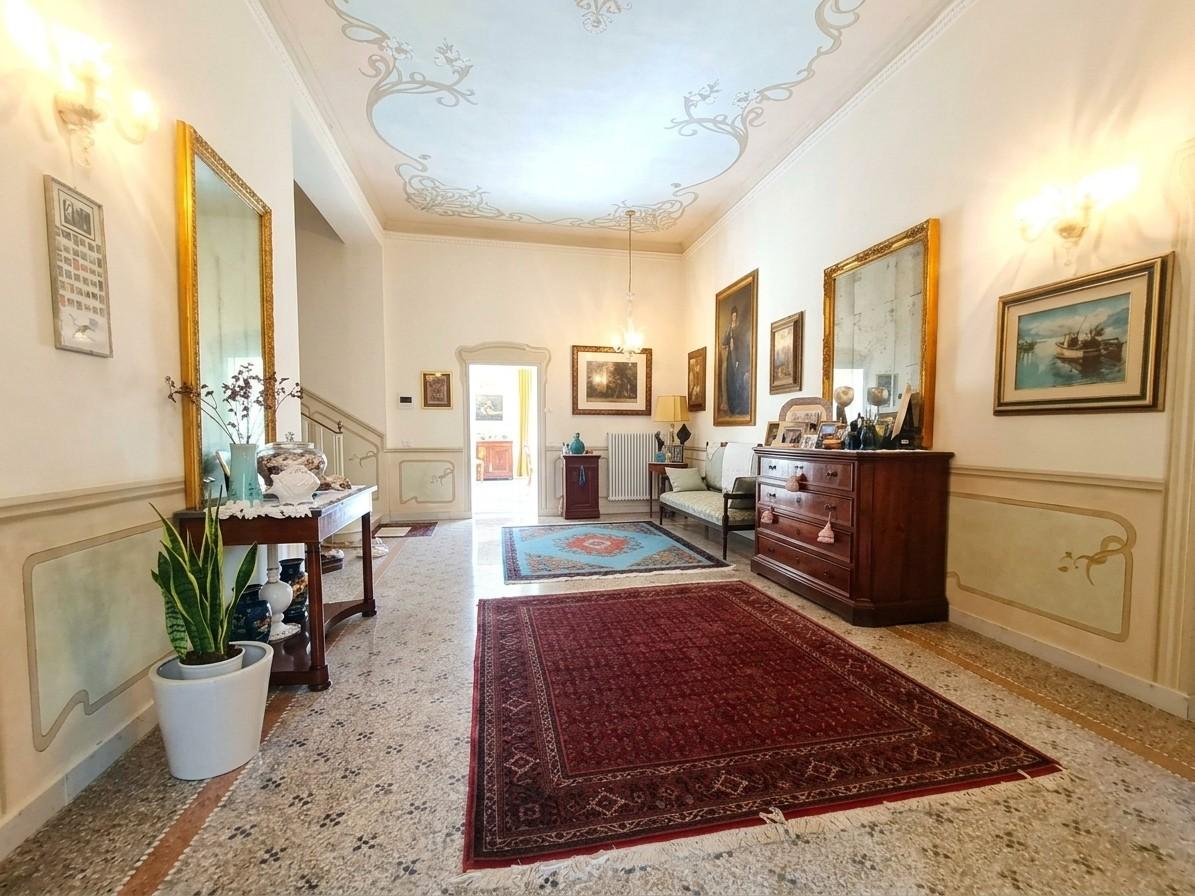 Villa - Ronchi, Massa (11/27)