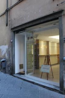 Fondo commerciale in affitto a Centro Storico, Lucca (LU)