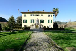Historical building on sale to Lucca (4/19)