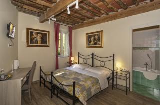 Bed&Breakfast on sale to Lucca (8/49)