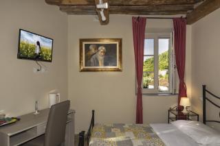 Bed&Breakfast on sale to Lucca (12/49)