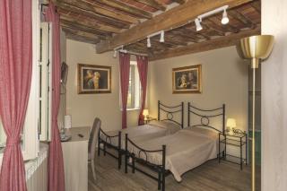 Bed&Breakfast on sale to Lucca (22/49)