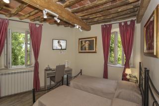 Bed&Breakfast on sale to Lucca (21/49)