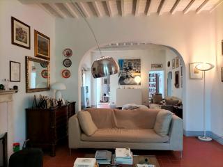 Country house on sale to Pisa (12/31)
