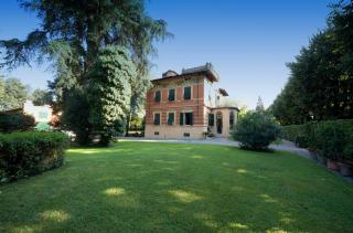 Villa in vendita a Lucca (17/97)