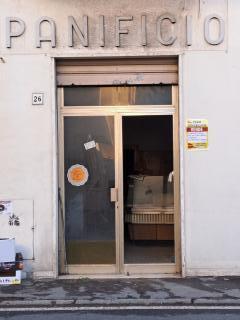 Fondo commerciale in vendita a Ardenza, Livorno (LI)