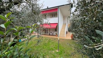 Casa indipendente in vendita a Quattro Strade, Bientina (PI)