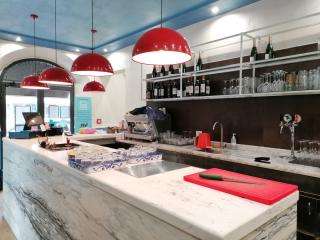 Bar in vendita a Marina Di Carrara, Carrara (MS)