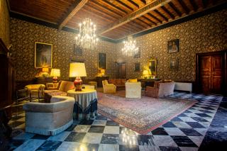 Historical building on sale to Lucca (27/31)