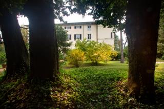 Historical building on sale to Lucca (3/31)