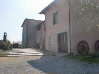 Colonica in vendita a Fibbialla, Camaiore (LU)