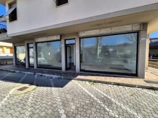 Fondo commerciale in vendita a San Pierino, Fucecchio (FI)