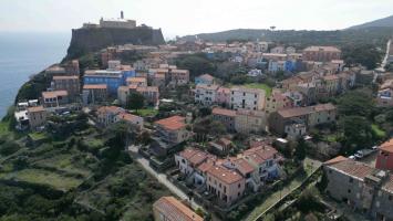 Villetta a schiera in vendita a Capraia Isola (LI)
