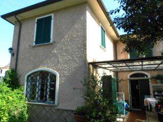 Casa semi-indipendente in vendita a Quercioli, Massa (MS)