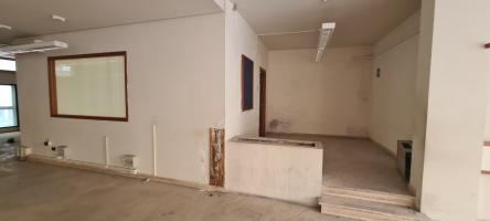 Fondo commerciale in vendita a Centro, Carrara (MS)