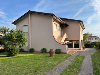 Casa indipendente in vendita a Fornacette, Calcinaia (PI)