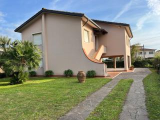 Casa indipendente in vendita a Fornacette, Calcinaia (PI)