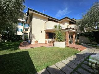 Villa in vendita a Massa