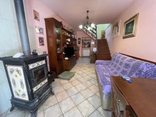 Porzione di casa in vendita a Carrara