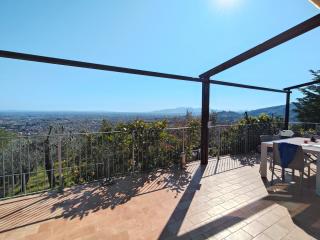 Casa singola in vendita a Massa e Cozzile