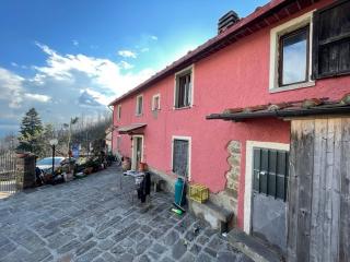 Colonica in vendita a Marliana