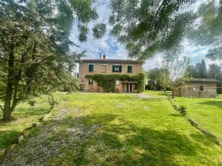 Colonica in vendita a Asciano