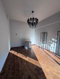 Negozio in affitto a Massa