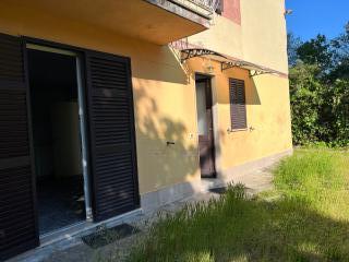 Casa semindipendente in vendita a Massa