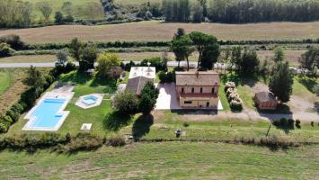 Albergo/Hotel in vendita a Montalcino