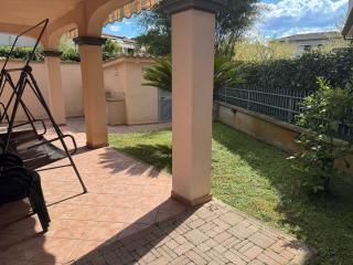 Appartamento in vendita a Montignoso