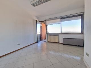 Ufficio in affitto a Carrara