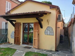 Casa singola in vendita a Massa
