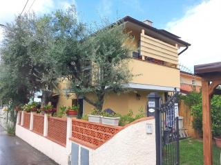 Villetta bifamiliare in vendita a Montignoso