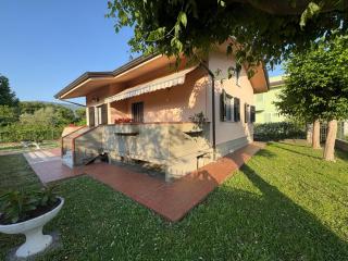 Casa singola in affitto a Massa