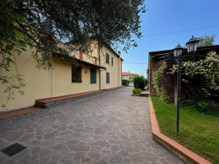 Casa semindipendente in vendita a Larciano