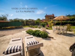 Villa in vendita a Carrara