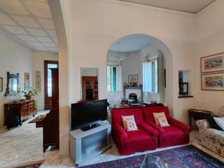 Villa in vendita a Montecatini-Terme