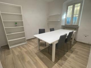 Locale comm.le/Fondo in affitto a Carrara