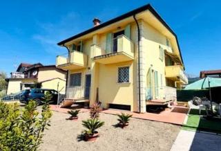 Villetta a schiera angolare in vendita a Massa