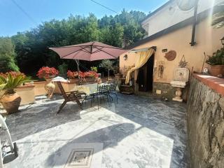 Casa semindipendente in vendita a Carrara