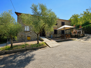 Casale in vendita a Larciano