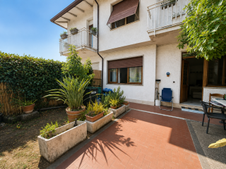 Casa semindipendente in vendita a Carrara