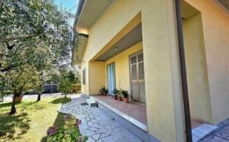 Casa singola in vendita a Massa