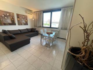 Open Space in vendita a Massa