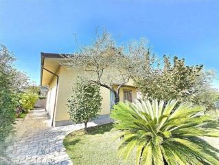 Casa singola in vendita a Massa