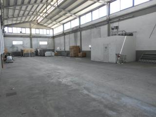 Capannone industriale in vendita a Carrara
