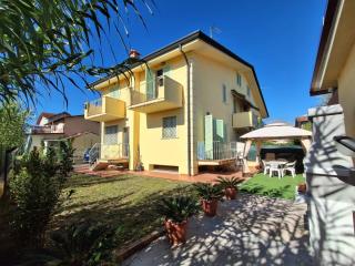 Villetta a schiera in vendita a Massa