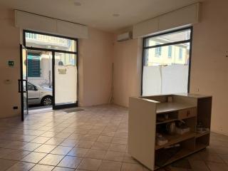 Attività commerciale in affitto a Montecatini-Terme