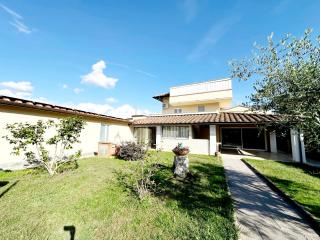 Casa singola in vendita a Uzzano
