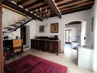 Porzione di casa in vendita a Carrara